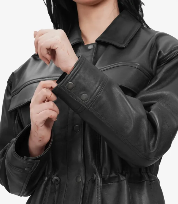 Relaxed Fit of Black Oversized Leather Trucker Jacket with Adjustable Waist